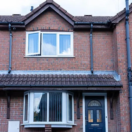 Td Carsh Wolverhampton: Spacious 2-Bed House for Extended Stays Exterior photo