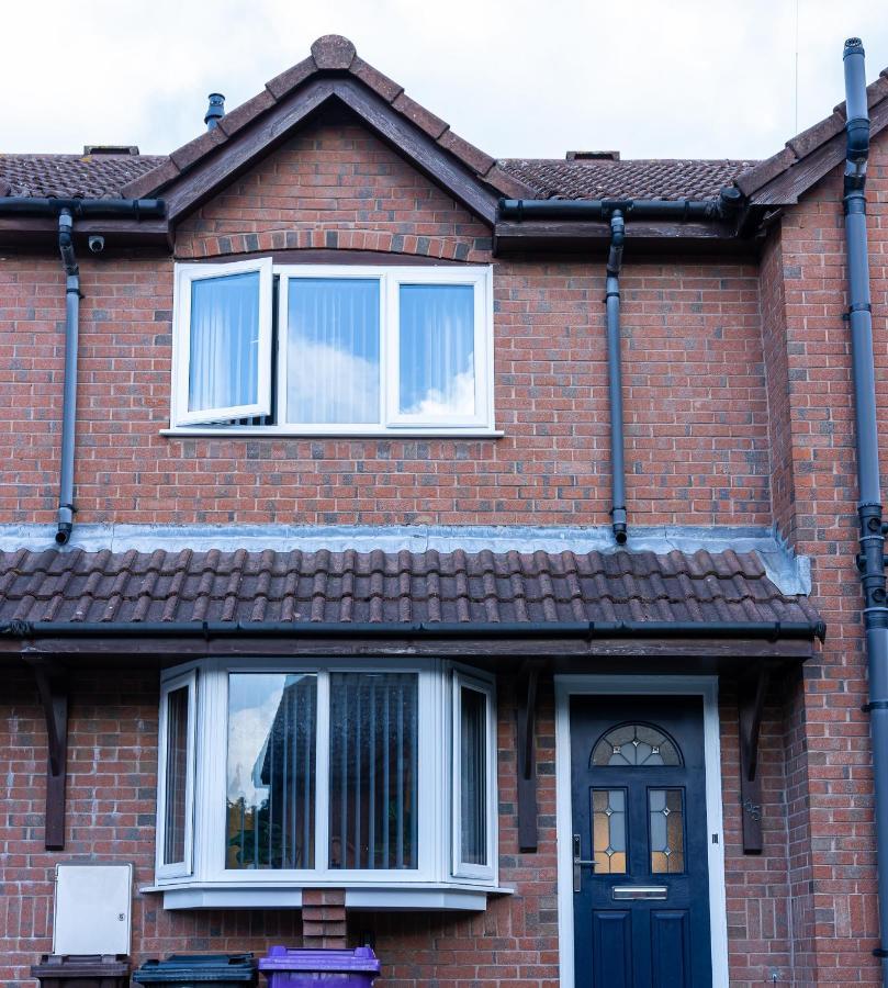 Td Carsh Wolverhampton: Spacious 2-bed House For Extended Wolverhampton